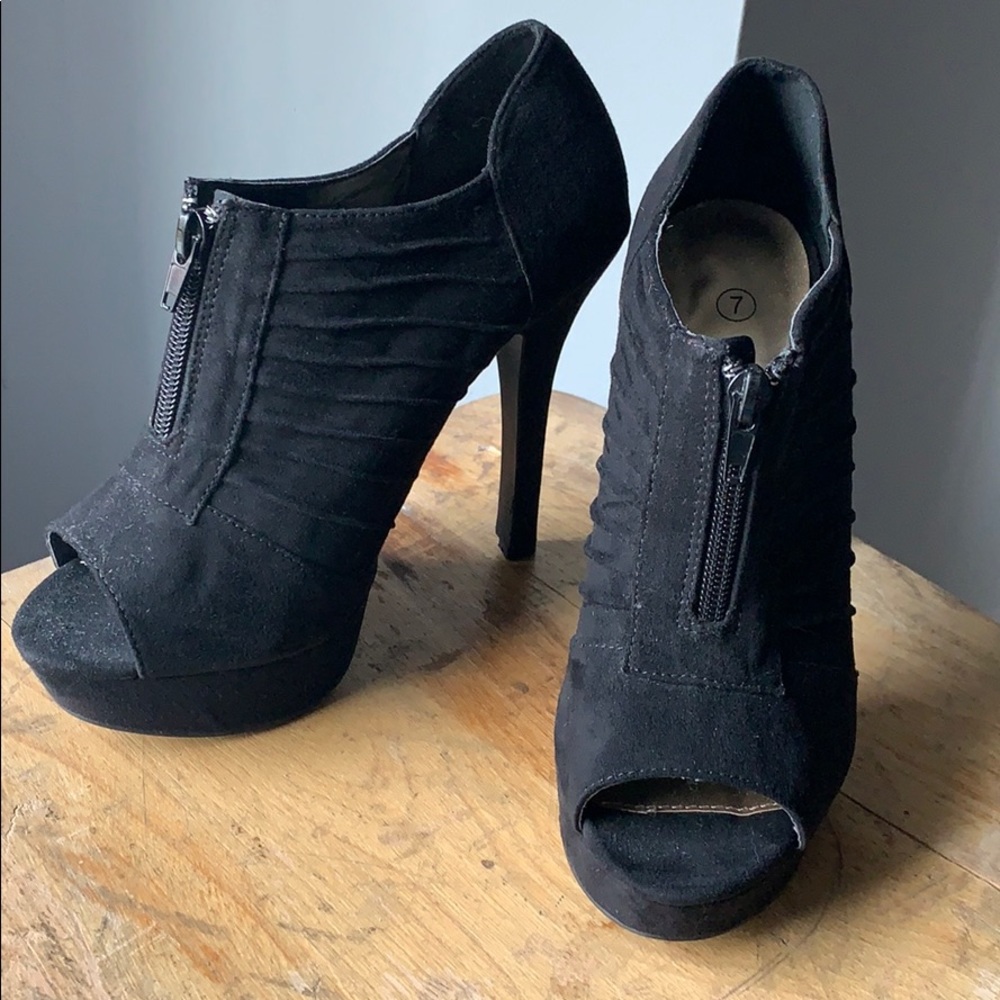 Women’s Black peep toe heels